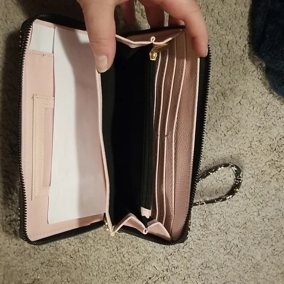 Betsey Johnson Floral Wristlet/Wallet - Picture 5 of 6